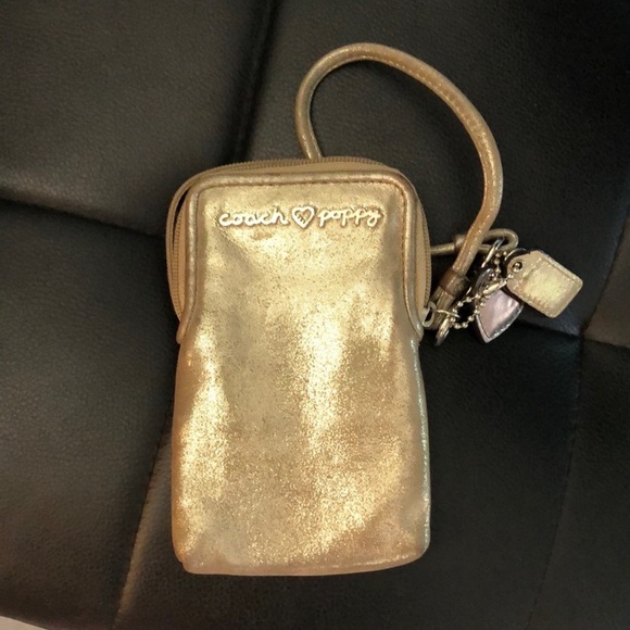 Coach Handbags - 👑🌶️ Coach Poppy Gold Wristlet and Phone Holder GUC!